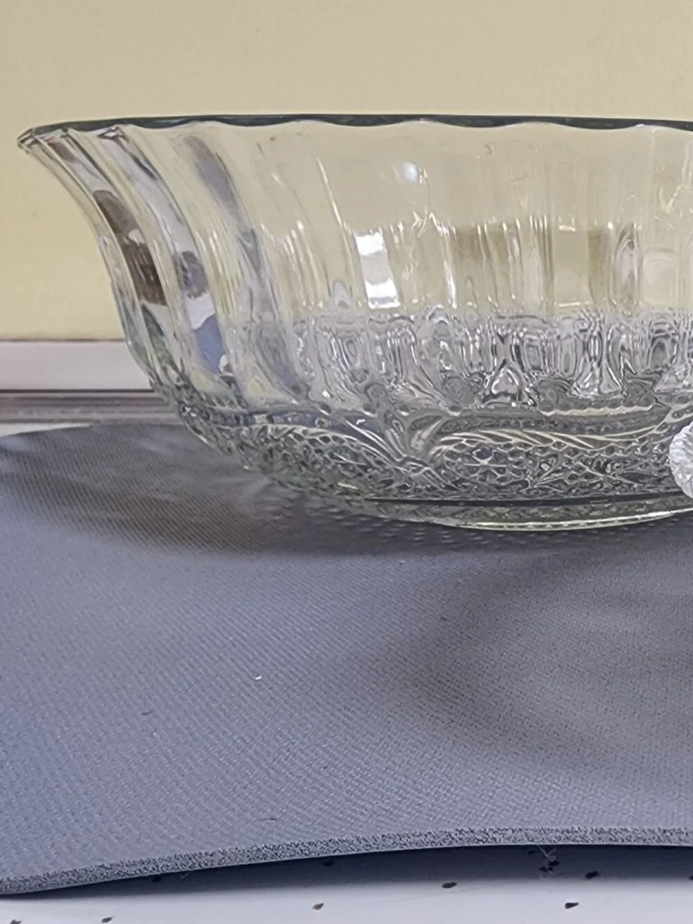 Pair of Elegant Vintage Serving Bowls & Candy Dish Pedestal with Silver Base - Picture 5 of 11